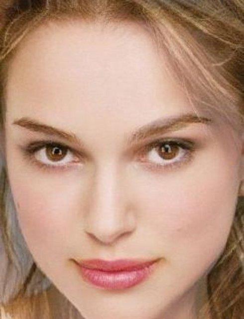 <p><b>Natalie Portman</b></p>  Gen yldz Natalie Portman sinemann en zeki nllerinden. Liseyi yksek bir ortalamayla bitiren Portman Harvard niversitesinde psikoloji eitimi ald.