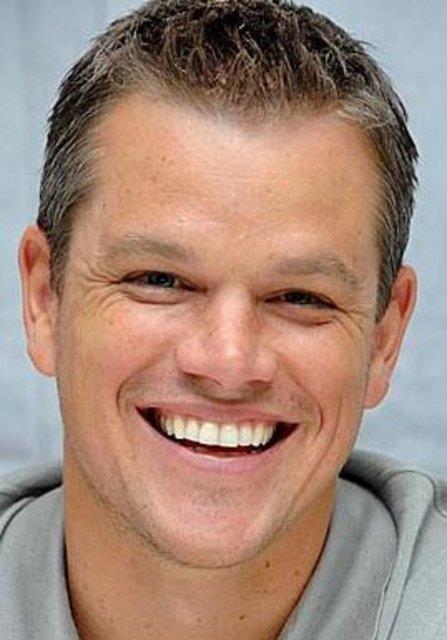 Damon, Harvard niversitesi'nde edebiyat okudu.