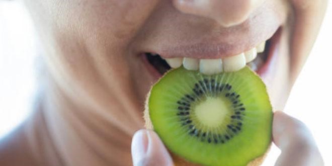 Kiviyi saniyeler i�inde kabu�undan ay�r�yor!