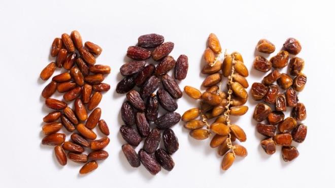 <em><strong>Ramazan ay�n�n gelmesiyle birlikte al��veri� tela�� ba�lad�. �ftar sofralar�n�n vazge�ilmezi olan hurma sat�n al�rken uzmanlardan dikkat edilmesi gereken baz� uyar�lar geldi. ��te bir�ok farkl� �e�itlerde tezgahlarda yer alan hurmay� sat�n al�rken dikkat edilmesi gerekenler....</strong></em>