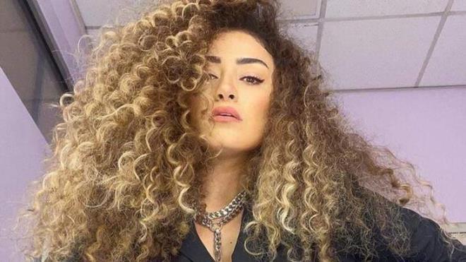 <strong>Ge�ti�imiz g�nlerde bir televizyon program�na konuk olan Dilan ��tak, babas�yla ili�kisine dair beklenmedik a��klamalarda bulundu.</strong>