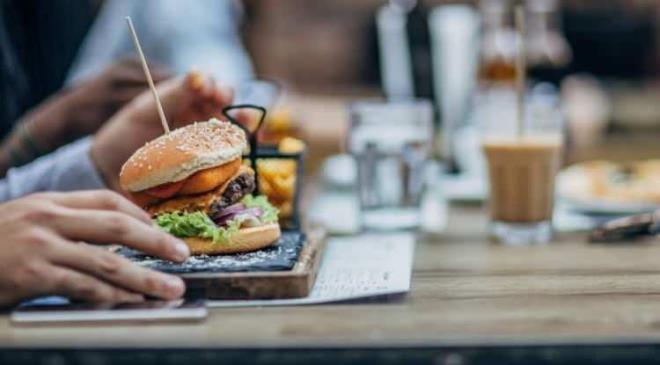 <strong>Ara�t�rmalara g�re; diyetinizdeki i�lenmi� g�da oran�n� her %10 art�rd���n�zda, biyolojik ya��n�z kronolojik ya��n�z�n yakla��k 2,4 ay �n�ne ge�iyor.</strong>