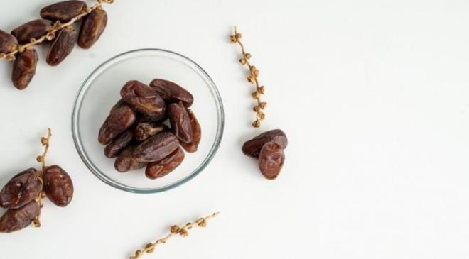 <p><span><strong>KEM�K SA�LI�I ���N B�REB�R ETK�</strong></span></p>    <p><strong>Magnezyum, manganez, bak�r ve selenyum gibi mineraller i�eren hurman�n kemik geli�imine de faydalar� s�z konusu. �zellikle kemik erimesi riskine kar�� hurma, do�al bir takviye g�revi �stleniyor.</strong></p>