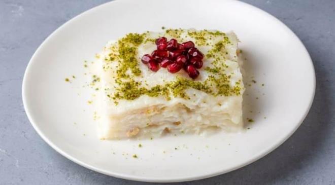 <strong>�ftardan sahura kadar ge�en s�re i�erisinde ise a��r� �ay ya da kahve t�ketiminden, hamur i�i ve �erbetli tatl�lardan ka��n�lmal�. E�er tatl� t�ketmek istiyorsan�z daha �ok s�tl� tatl�lar veya �erbetlere �ans verebilirsiniz.</strong>