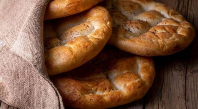 <strong>Ramazan ay�n�n olmazsa olmaz� pidenin �zerindeki susam fazlaysa ve ki�iyi rahats�z ediyorsa pide t�ketmemenizi �neririz.</strong>