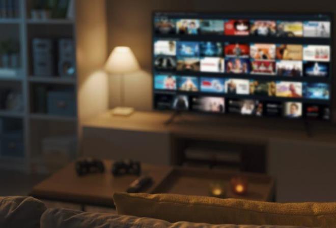 <strong>6- GECEY� EKRAN KAR�ISINDA HGEBA ETMEK&nbsp;</strong><br>  Sahura kadar oturup ekran ba��nda vakit ge�irmek sirkadiyen ritmi, yani biyolojik saatinizi darmada��n eder. O �ok m�him kortizol-ins�lin dengesi alt�st olur.