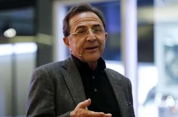 Ramazanda a� kalma s�releri uzun oldu�u i�in ani geli�en tatl� krizleri y�netemeyen bir�ok ki�i sa�l�ks�z beslenerek baz� hatalara ba�vuruyor. Uzun s�ren a�l�k sonras� yap�lan hatal� tercihler tansiyon d�����ne, ani �eker y�kselmelerine ve halsizli�e yol a�abiliyor.