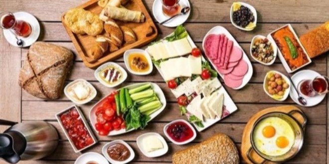 Susuz ve yorgun hissetmeyin! Sahurda ne yenmez?