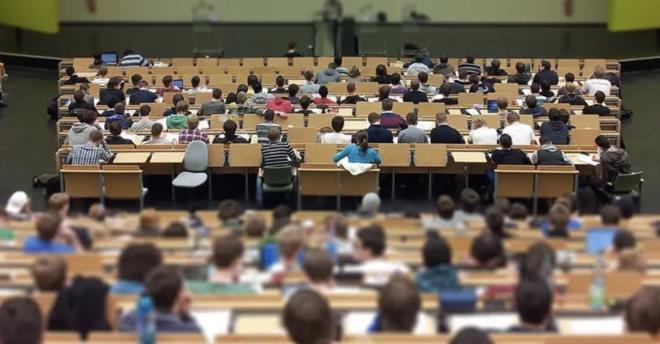 <h2 class="text-size-20 md:text-size-24 px-2.5 mt-2 text-black font-bold pt-2">UYGULAMALI E��T�ME BA�LAYAMAYAN YA DA YARIM BIRAKAN KAPSAMDA</h2><div class="text-size-18 md:text-size-20 p-3 pb-1 font-medium text-black ck ck-content break-words leading-normal"><p>�zellikle uygulamal� e�itim olan b�l�mlere y�nelik mezuniyeti kolayla�t�r�c� ad�mlar �zerinde duruluyor.</p><p>&nbsp;</p><p>T�m derslerini ba�ar�yla tamamlayan ancak uygulamal� e�itime ba�lamam�� ya da tamamlayamam�� ��rencilere e�itimlerini tamamlama hakk� da verilecek.</p><p>&nbsp;</p><p>T�p, turizm, tar�m, gastronomi, veterinerlik gibi alanlarda binlerce ��renci bu haktan faydalanabilecek.</p></div>