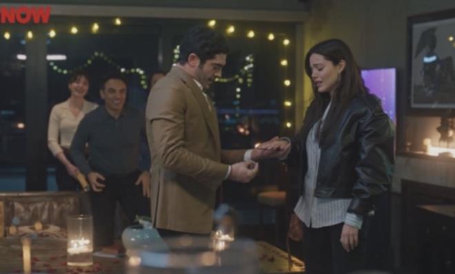 YER�NE YEN� D�Z� HAZIRLANIYOR  <br>  Sahtekarlar?�n bo�lu�u ise gecikmeden doldurulacak. �ekimlerine ba�lanan ve �� b�l�m� tamamlanan Doktor Ba�ka Hayatta dizisi, 8 Mart D�nya Kad�nlar G�n�?nde seyirciyle bulu�acak.