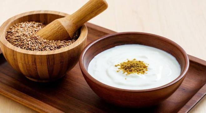 Mutfak raflar�n�n kuytu k��elerinde, sessizce ke�fedilmeyi bekleyen baz� besinler, v�cudun en �nemli kahraman� haline gelebiliyor. Do�an�n en sade ama en etkili besinleri olan iki yal�n malzeme bir araya geldi�inde ise, karaci�erden safra kesesine kadar t�m sistemi tazeliyor, kan ak���n� temizliyor ve adeta birer biyolojik temizlik i��isine d�n��erek bedeni i�eriden ar�nd�r�yor. ��te, o ikili...