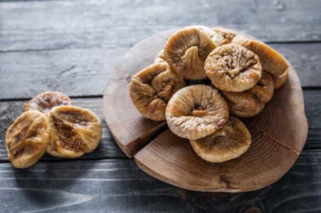 SAHURDA KURU �NC�R YEMEN�N FAYDALARI NELERD�R?  <br>  Yatmadan t�ketilen 2 adet kuru incir ba��rsaklar�n daha iyi �al��mas�n� destekler. ��erdikleri lif sayesinde besin at�klar�n�n birikmesini engeller. Ayr�ca uzun s�reli tokluk hissi verir.