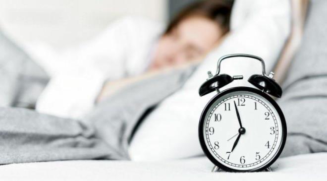 <p><span><strong>23 B�N K���N�N VER�LER� ANAL�Z ED�LD�</strong></span></p>    <p><strong>�in'deki Nantong �niversitesi'nden ara�t�rmac�lar taraf�ndan yap�lan �al��mada; ABD'de ya�ayan yakla��k 23 bin yeti�kin mercek alt�na al�nd� ve kat�l�mc�lar�n uyku s�releri ile kan �ekeri seviyeleri incelendi.</strong></p>