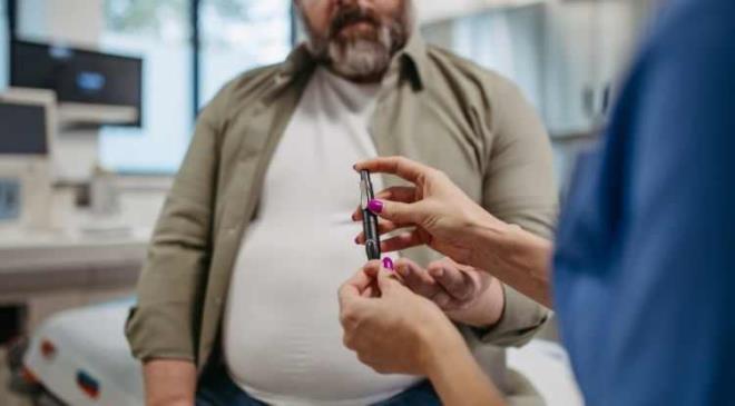 <p><span><strong>K�T� UYKU METABOL�K SA�LI�I ETK�LEYEB�L�R</strong></span></p>    <p><strong>D�zensiz ve yetersiz uykunun metabolik sa�l�k i�in olumsuz sonu�lara yol a�t���na dikkat �eken ara�t�rmac�lar, yetersiz uykunun v�cutta iltihaplanma, kan bas�nc�n� y�kseltme ve stres hormonlar�n�n seviyesini art�rmda rol oynad���n� ekledi.</strong></p>