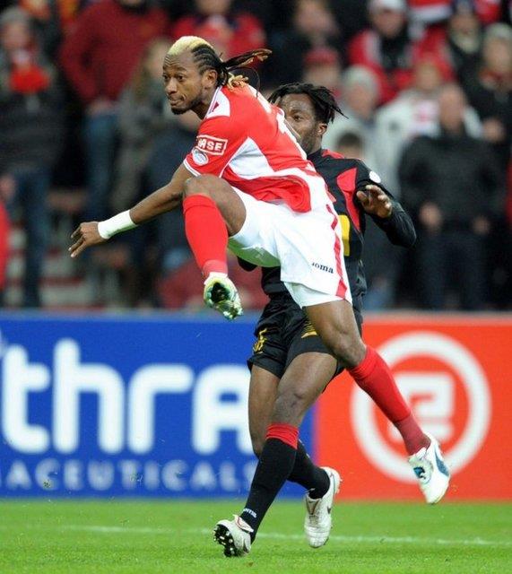 <p><b>BILIC'N AKLI ONDA </b></p>  Club Brugge'n Brundili santrforu Mohammed Tchite'nin menajeri Alfred Raoul, oyuncusuna Beikta'n talip olduunu ileri srd. HNL gazetesine konuan Raoul, "Club Brugge'den ayrlp ayrlmayaca konusunda karar Tchite kendisi verecek. Trkiye'den Beikta ve Eskiehirspor teklifte bulundu. Rusya ve in'den baz takmlar da bu konuda istekli" dedi.