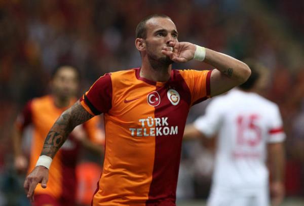 <p><b>SNEIJDER'DEN ADA YORUMU </b></p>  Galatasaray'n Hollandal yldz Wesley Sneijder , "Ocak aynda Ada'ya gideceim doru deil. Mourinho sevdiim ve deer verdiim bir hoca ancak benim burada yapacak ok iim var. Mancini ile byk baarlar yakalayacamzdan en kk bir endiem yok" dedi.