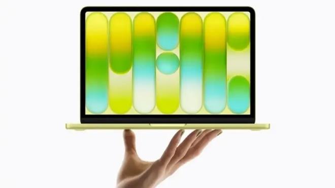 Apple, yeni diz�st� bilgisayar� MacBook Neo modelini duyurdu. 13 in� Liquid Retina ekran, A18 Pro i�lemci ve 16 saate kadar pil �mr� sunan cihaz�n T�rkiye ba�lang�� fiyat� 37.999 TL olarak a��kland�. Apple'�n bug�ne kadarki en uygun fiyatl� MacBook modeli olan cihaz i�in �n sipari�ler ba�lad�, sat��lar ise 11 Mart'ta ba�layacak.