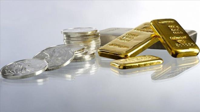 <p><span>"SAVA� B�TT��� ZAMAN ALTIN"</span></p>  <p>Alt�n ve Para Piyasalar� Uzman� �slam Memi�, kat�ld��� YouTube yay�n�nda �nemli de�erlendirmelerde bulundu. Memi�, alt�n i�in �u s�zleri kulland�:</p>  <p>"Hafta sonu alt�n fiyatlar�, g�m�� fiyatlar� y�kselecek, daha �nlenemez bir y�kseli� trendler olacak diye bir kan� vard� yat�r�mc�lar taraf�nda. Hi� kimse alt�n talebinde bulunmad� ve dolay�s�yla da o beklenen d����ler ger�ekle�mi� oldu.&nbsp;</p>