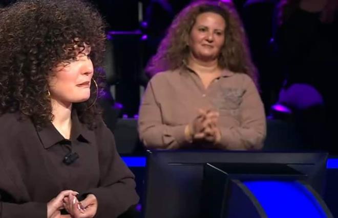 <strong>Joker haklar�n�n kalmamas� nedeniyle risk almak istemeyen yar��mac�, �ekilme karar� ald�.</strong>