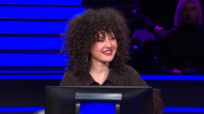 <strong>Trakya �niversitesi Edebiyat Fak�ltesi Tarih B�l�m� ��rencisi olan �a�la Da�l� isimli bir yar��mac�, hem performans� hem de renkli ki�ili�iyle dikkat �ekti.</strong>