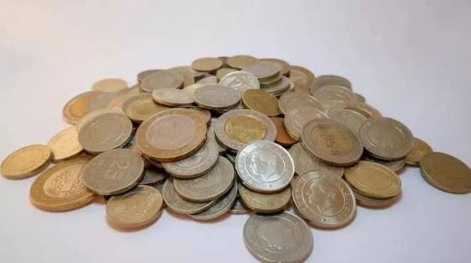 EL�NDE OLANLAR YA�ADI  <br>  Son d�nemin en dikkat �eken par�as� ise hatal� bas�lan 1 kuru� oldu.