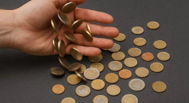 Madeni para koleksiyonculu�u, giderek artan ilgi ve baz� par�alar�n y�ksek bedellerle al�c� bulmas�yla bamba�ka bir ticari boyut kazand�.