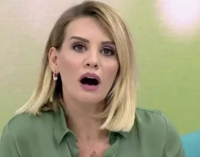 <p>Aln�nda bantla yay�na ��kan �nl� sunucu, sevenlerinden ge�mi� olsun mesajlar� ald�.</p>  <p>Esra Erol, ki�isel hayat�n� s�k s�k sosyal medyada takip�ileriyle payla�arak dikkatleri �zerine �ekmeye devam ediyor.</p>