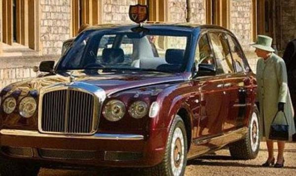 ngiltere Kraliesi II. Elizabeth'in makam arac yerli mal