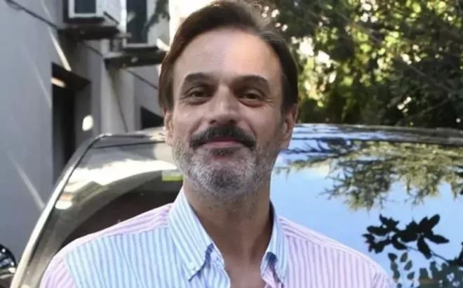 �zkan, ya�ad��� zor g�nlerde kendisini bir an olsun yaln�z b�rakmayan karde�i Umut �zkan'a sosyal medya �zerinden duygu dolu s�zlerle te�ekk�r etmi�ti. Sanat��, bu s�re�te en b�y�k deste�inin ailesi oldu�unu vurgulam��t�.