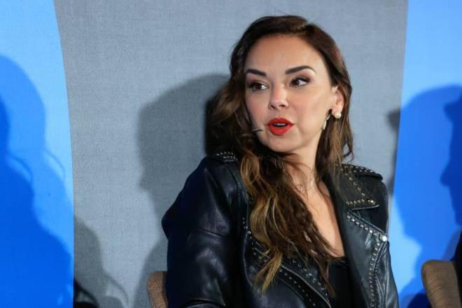 <strong>M�zik yar��mas� Opera</strong><strong>cion Triunfo ile y�ld�z� parlayan �spanyol y�ld�z Chenoa'n�n hayranlar� da bu benzerli�e kay�ts�z kalmad�.</strong>