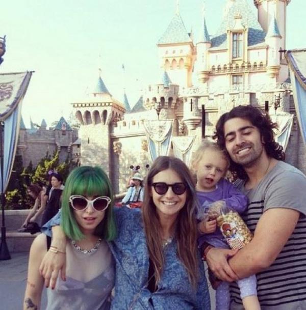 Tuba nsal- "Miki'nin evindeki ender mutlu anlarmzdan biri.."