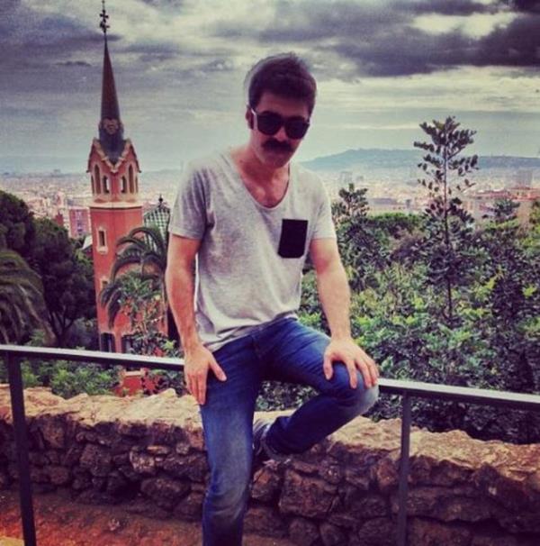 ahin Irmak Barselona'nn turistik yerlerinden Park Guell'i gezen Irmak, Barselona takmnn nl stad Camp No'ya da uramay ihmal etmedi.