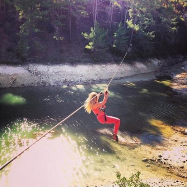 UBA ZAY- "Gln zerinde umak muhteem"