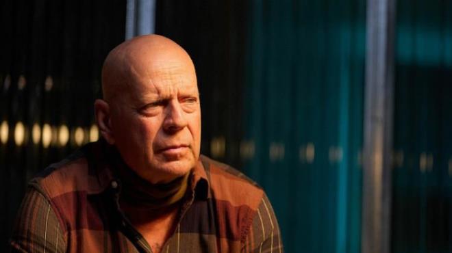 <strong>�nl� oyuncu, ge�ti�imiz g�nlerde Kaliforniya'n�n Studio City semtinde bir ara�ta yolcu koltu�unda otururken g�r�nt�lendi. Nadiren objektiflere yans�yan Willis'in son hali, k�sa s�rede sosyal medyada yay�ld�.</strong>