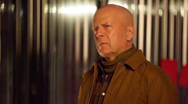 <span><em><strong>3 y�l� a�k�n bir s�redir frontotemporal demans (FTD) hastal���yla m�cadele eden d�nyaca �nl� akt�r Bruce Willis, Kaliforniya'da objektiflere yans�d�. Uzun s�redir g�zlerden uzak kalan Hollywood efsanesinin son hali sevenlerini �zd�.</strong></em></span>