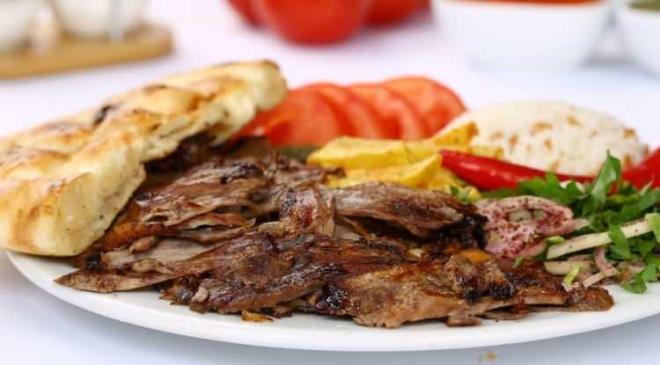 <strong>D�ner kebap - Gyros</strong>