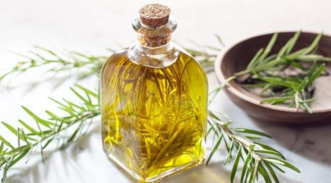 <strong>Biberiyenin i�eri�inde yer alan 1,8-sineol adl� bile�enin burun yoluyla do�rudan kana kar��t���n� ifade eden bilim insanlar�, bu durumun beyindeki hat�rlatma mekanizmalar�n� tetikledi�ini s�yledi.</strong>