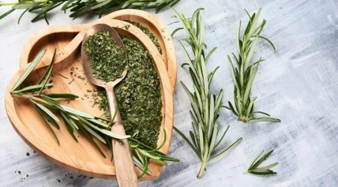 <p><span><strong>ODAKLANMA KAPAS�TES�N� MAKS�MUM SEV�YEYE �IKARIYOR</strong></span></p>    <p><strong>Bili�sel performans �zerinde adeta bir "reset" etkisi ortaya ��karan biberiye, zihinsel h�z� ve dikkat s�resini de �nemli �l��de etkiliyor.</strong></p>