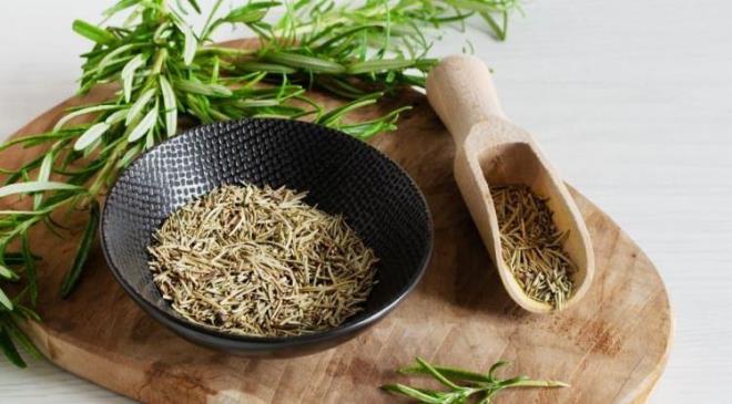 <strong>Yap�lan son ara�t�rmalar, bu bitkiyi burnunuza yakla�t�rd���n�z an zihni berrakla�t�rd���n� ve haf�zay� keskinle�tirdi�ini ortaya koydu.</strong>