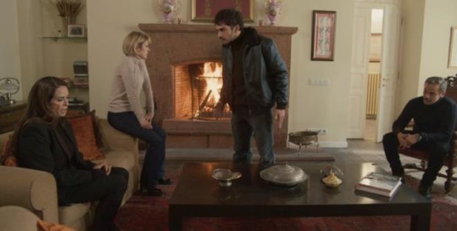 Senaryosu ve oyuncu kadrosuyla farkl� bir yerde konumland�r�lan Veliaht, �zellikle Kars'ta yap�lan �ekimleriyle uzun s�re sosyal medyada konu�ulmu�tu. Ancak yap�m, izlenme oranlar�n� beklenen seviyeye ��karamad�.