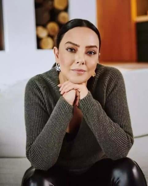 <p><strong>EBRU G�NDE�</strong></p>    <p>Antalya-K�br�s: 26 milyon TL</p>