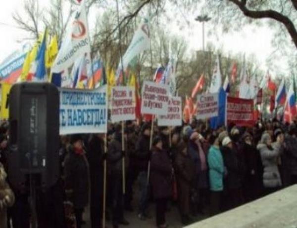 Bu sava ilgin yapan ise gndz birbirini ldren askerler, gece tarafsz blgede bir araya gelip iip eleniyorlard.