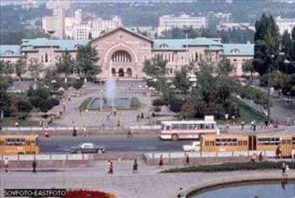 Rusya'ya bal kalmak isteyenler ve Romanya'ya yakn olmak isteyenler.