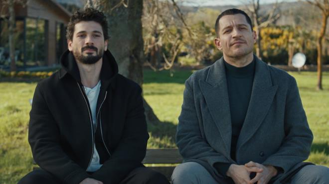 "Yeralt�" �ar�amba ak�amlar� seyirciyi ekrana kilitliyor. Berna Aruz'un yazd���, Murat �zt�rk'�n y�netti�i dizinin ekibine yeni bir oyuncu daha kat�ld�.