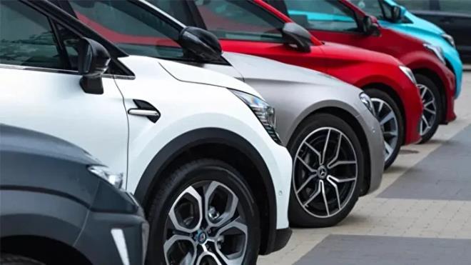 <p><strong>�TV MUAF�YET�NDE L�M�T Y�KSELD�</strong></p><p>Hazine ve Maliye Bakanl��� taraf�ndan yay�mlanan d�zenleme kapsam�nda �TV muafiyetinde �st limit art�r�ld�. Buna g�re �TV'siz ara� al�m�nda �st s�n�r 2 milyon 873 bin liraya y�kseltildi. Belirlenen bu tutar, vergiler dahil sat�� fiyat� �zerinden uygulan�yor. Ayr�ca �TV muafiyetiyle al�nan ara�lar Motorlu Ta��tlar Vergisi'nden de muaf tutuluyor.</p>