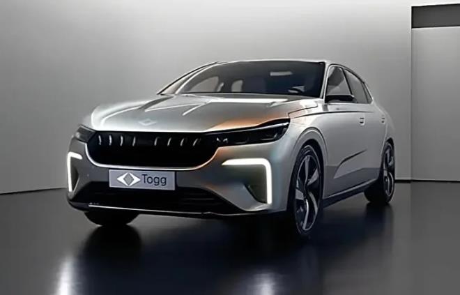 <p>1- TOGG T10F (Elektrikli)</p><p>Liste fiyat�: 1.878.000 TL</p><p>�TV'siz fiyat: 1.707.273 TL</p>