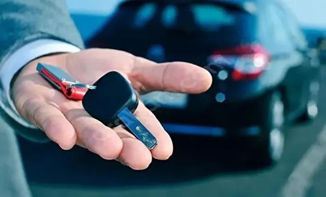 2026 y�l�nda ara� almay� planlayanlar i�in �zel T�ketim Vergisi istisnas� �nemli bir avantaj sunuyor. Ancak sosyal medyada dile getirilen "emekliye �zel �TV muafiyeti" iddialar�n�n ger�e�i yans�tmad��� belirtiliyor. Uygulamadan yararlanmak i�in belirli �artlar�n sa�lanmas� gerekiyor.