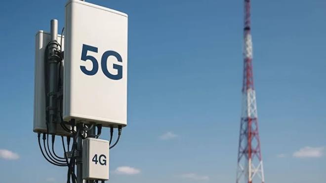 YEN� �A�IN KAPISINI ARALADI<br><p><br></p><p>Telekom operat�rleri 5G altyap� �al��malar�n� b�y�k �l��de tamamlad�. Hatta an itibar�yla �lkenin baz� stadyumlar� ve havalimanlar�nda, 5G uyumlu telefonu ve SIM kart� olan kullan�c�lar bu ola�an�st� h�zlar� �imdiden deneyimleyebiliyor.</p>