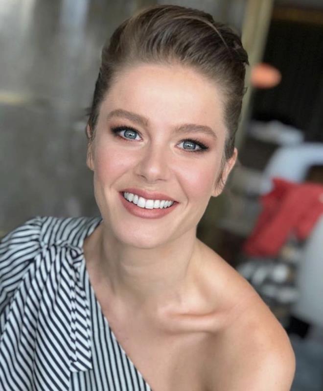 Ancak Burcu Biricik de K�van� Tatl�tu�'un partneri olma teklifini geri �evirdi.