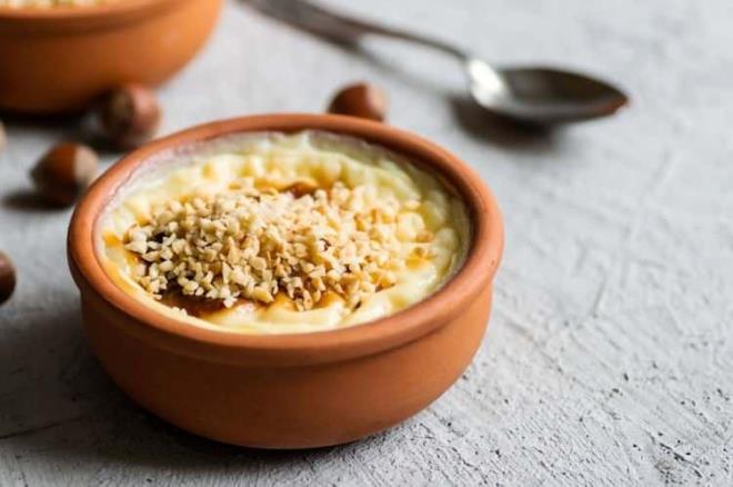 <p><span><strong>S�TL� TATLILAR TERC�H ED�LMEL�</strong></span></p>    <p><span><strong>5- Bayramda hamurlu, �erbetli tatl�lar yerine k���k porsiyonlar halinde s�tl� tatl�lar, taze veya az miktarda kuru meyveler tercih edilebilir.</strong></span></p>